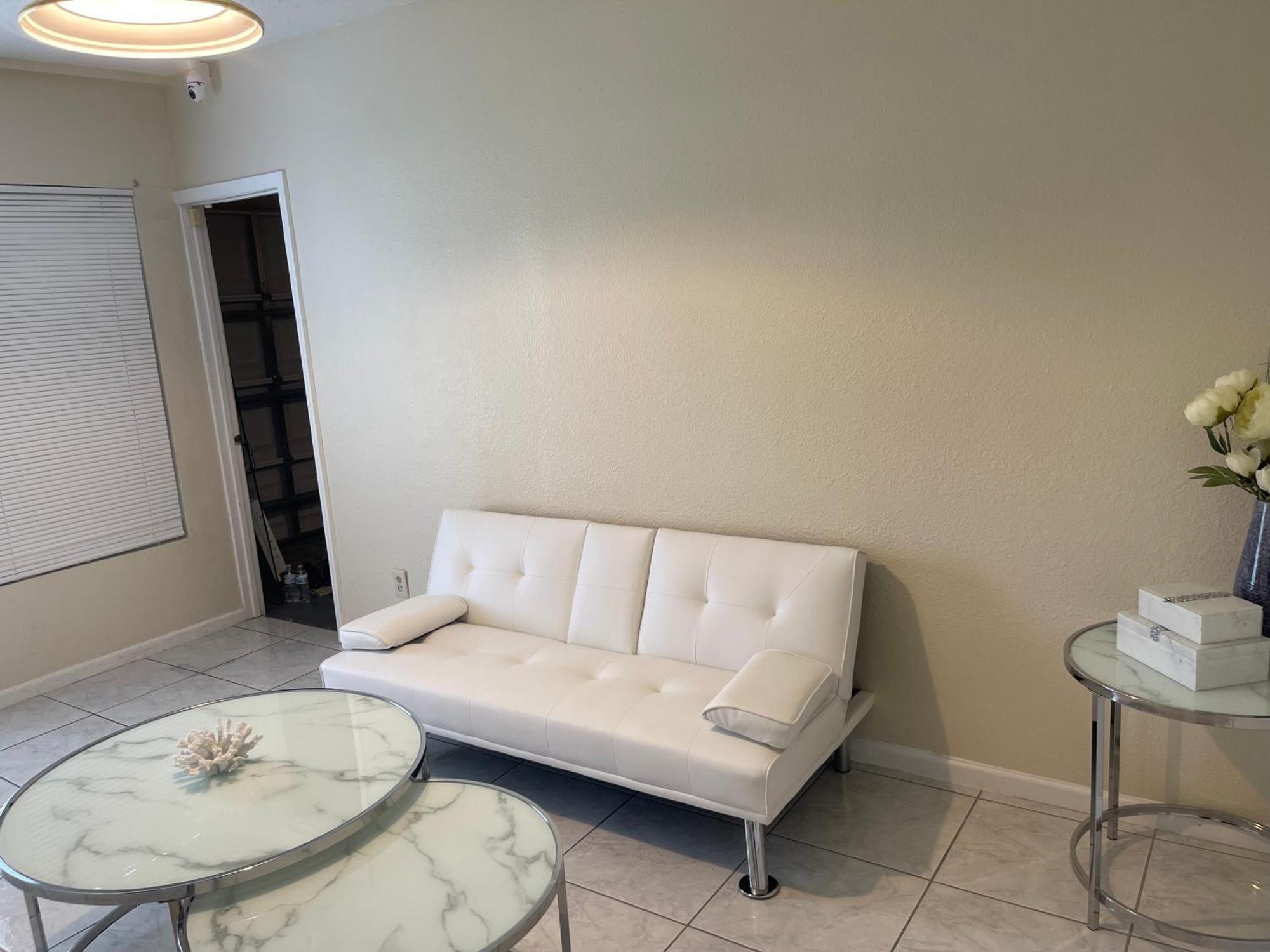 Private Queen Bedroom C Shared Common Spaces Fort Pierce Eksteriør billede